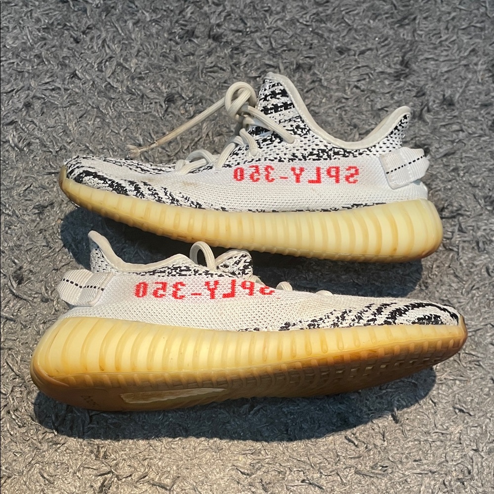 Adidas Yeezy 350 zebra